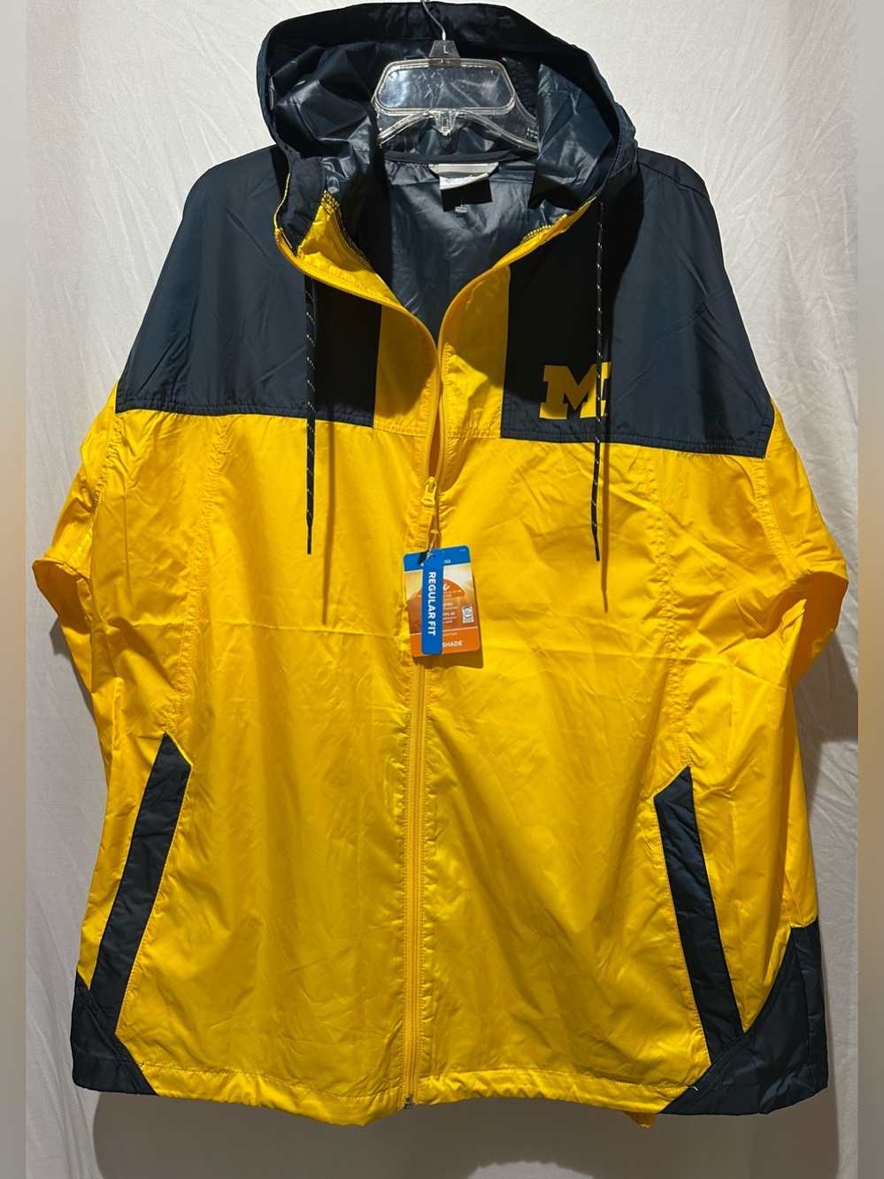 Columbia Men's Hooded Windbreaker Jacket - Size XL